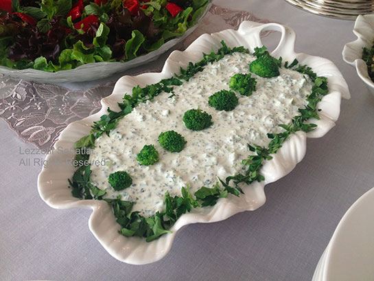Yourtlu Brokoli Salatas